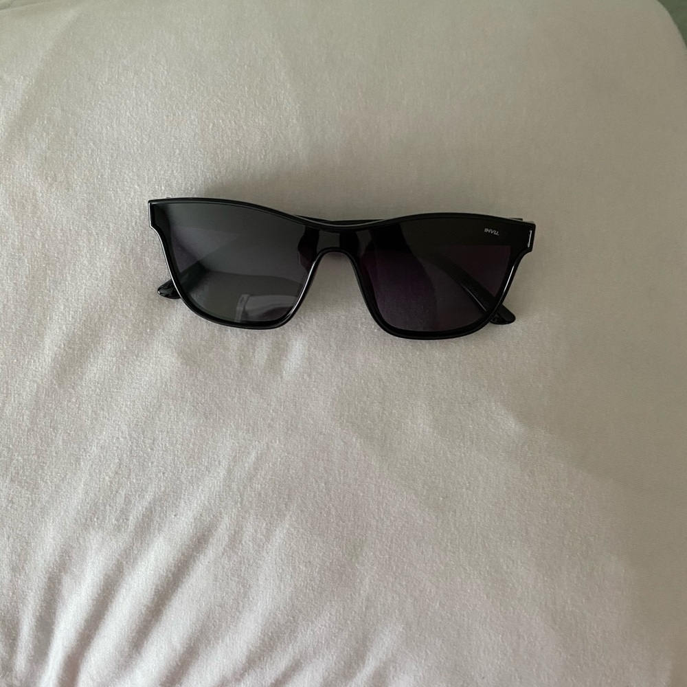 INVU SUNGLASSES